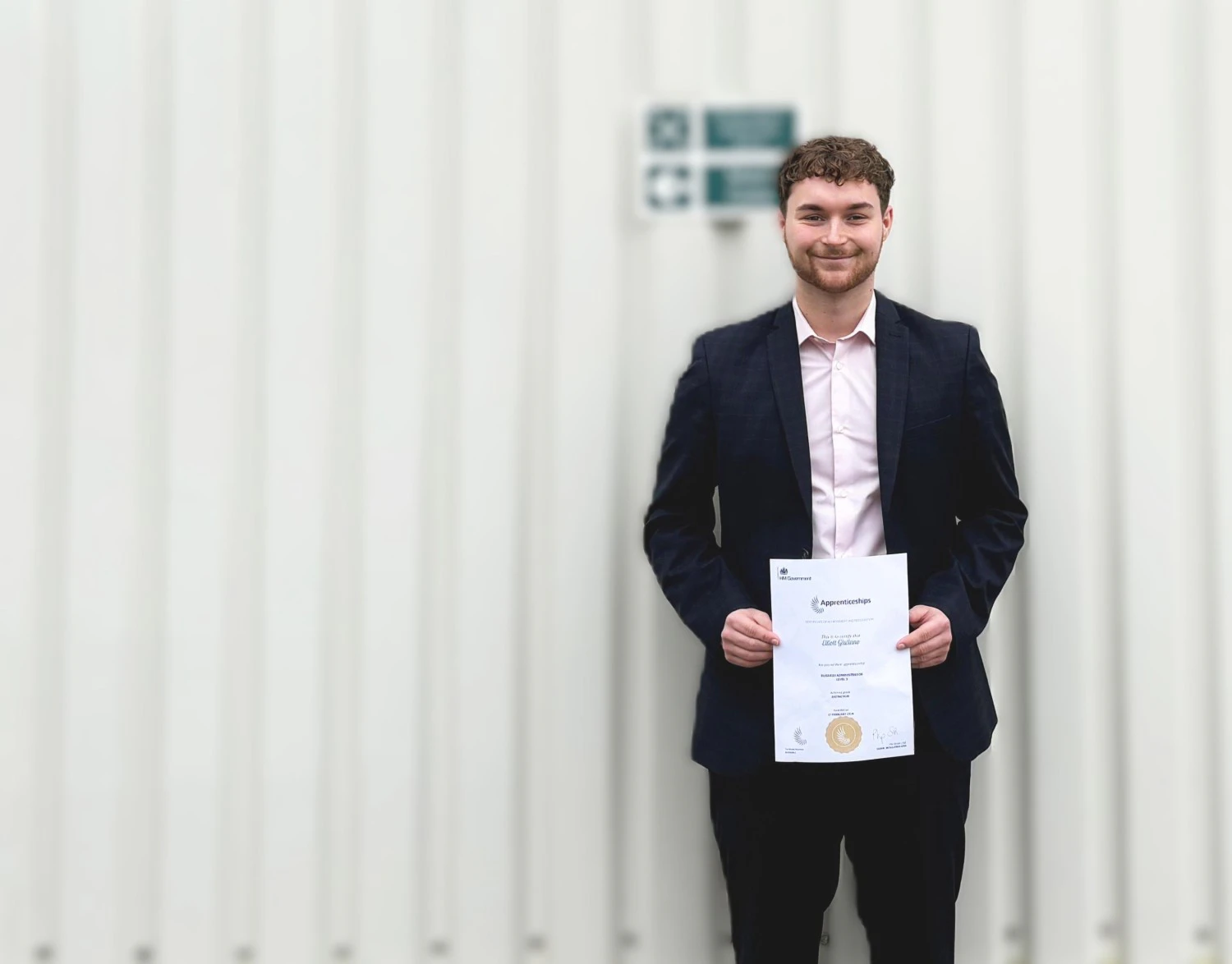 Elliot SOC MED focus